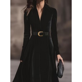 Women'S Elegant Vintage Black Velvet Maxi Dress with Deep V-Neck & Metallic Belt - Long Sleeve A-Line Floor-Length Formal Evening Gown for Fall/Winter, Sophisticated Party Wedding Attire, Winter Formal Wear, Sophisticated Style, Highquality Fabric